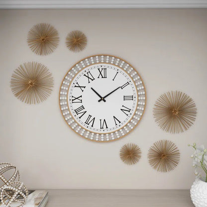 Home Decor: Round Metal Wall Clock