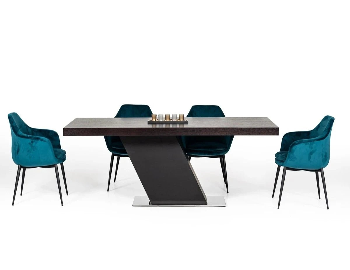 Dining Table: Fresd Dining Table