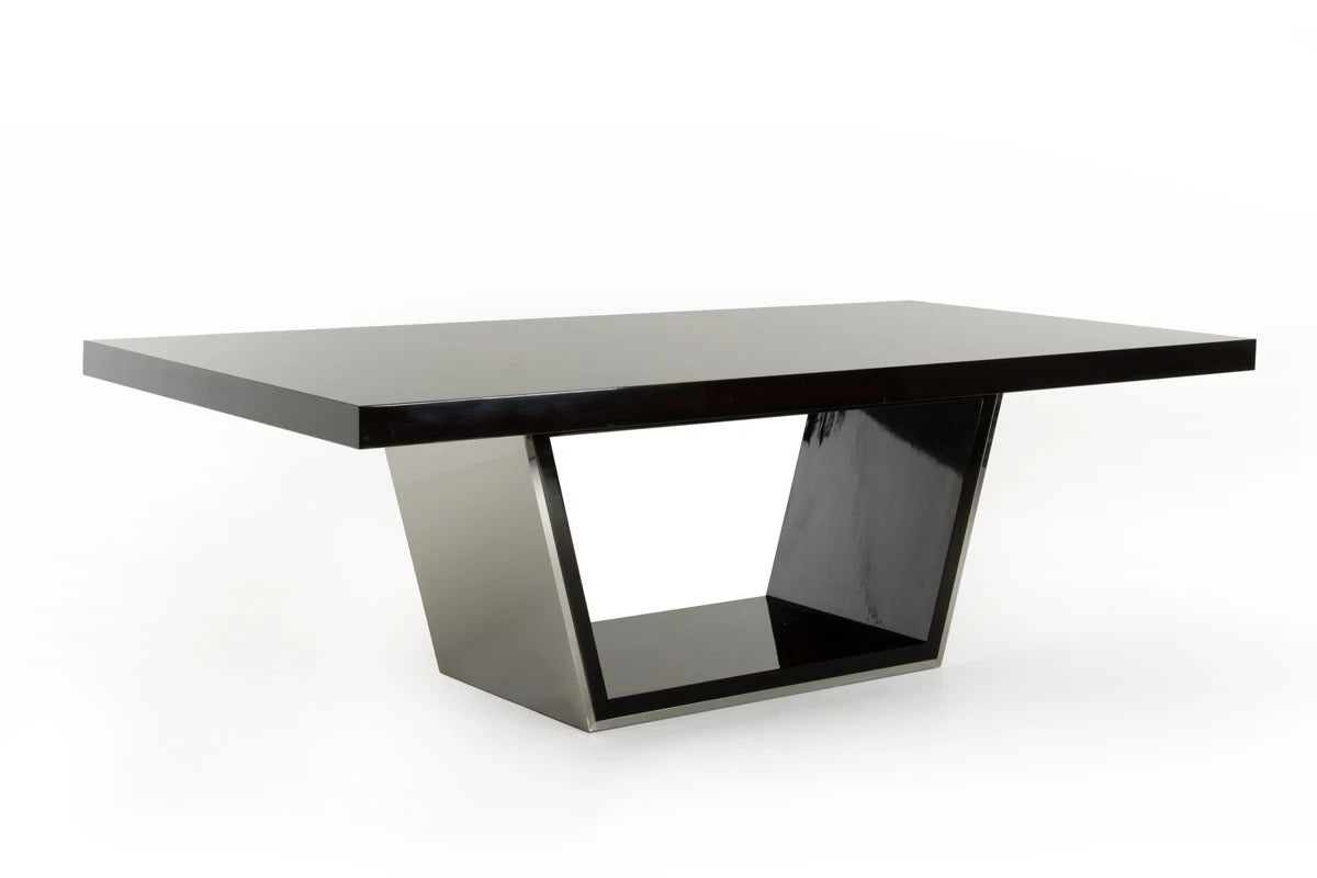 Dining Table: Cris Dining Table