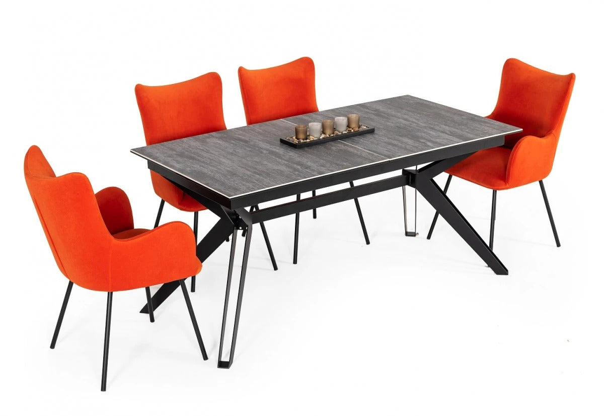 Dining Table: DEEN Dining Table