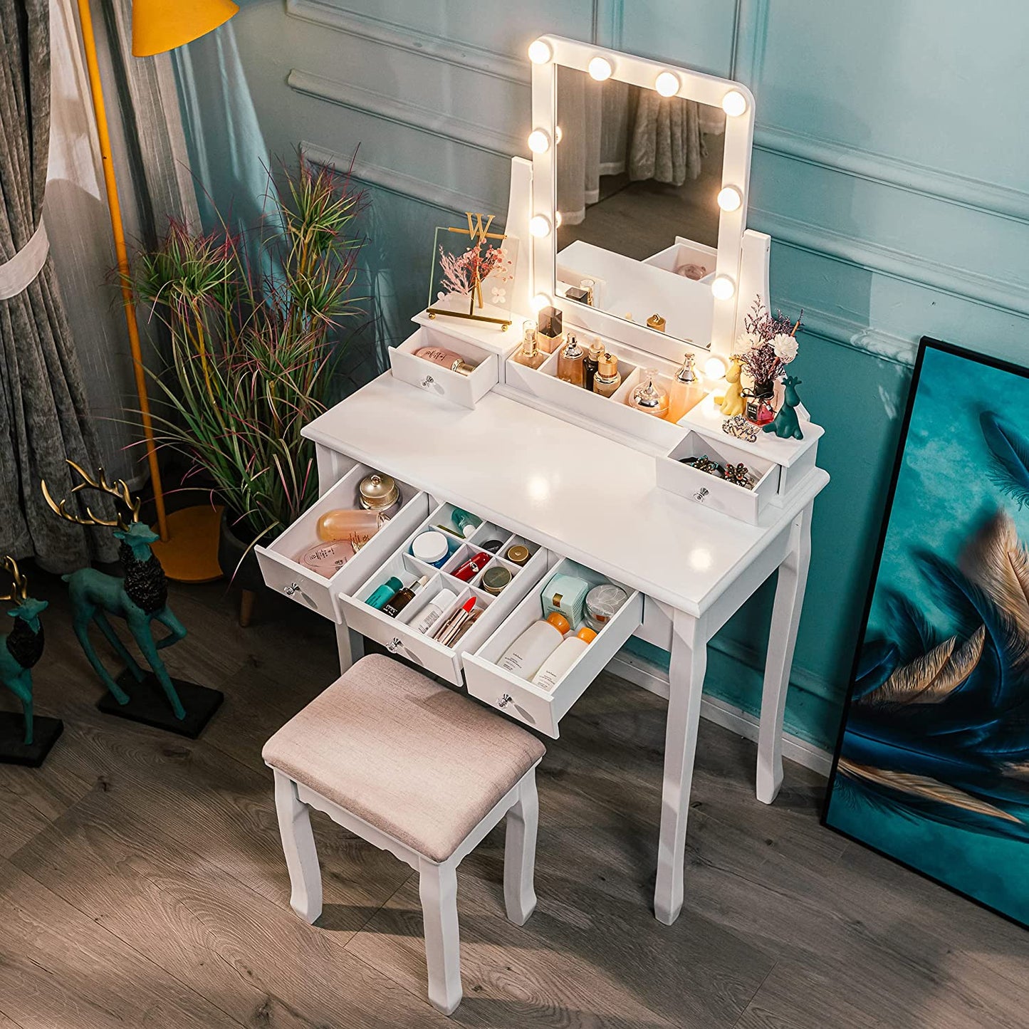 Dressing Table: Warm White Dressing Table with 10 Lights and 5 Drawers