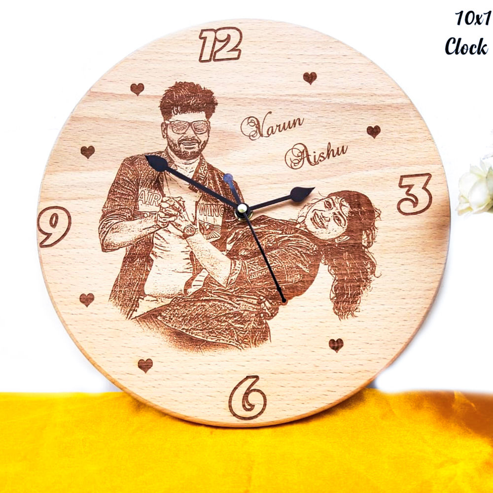 Home Decor : Round Personalised Wooden Clock
