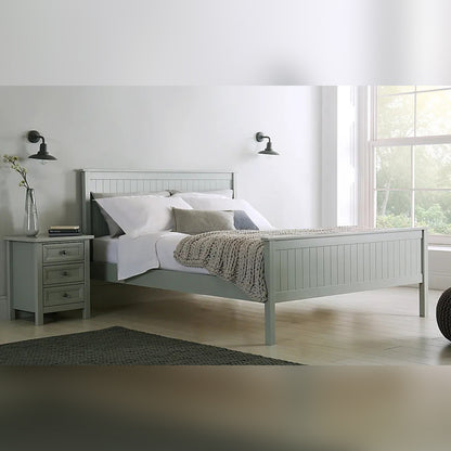 King Size Bed: Grey Wooden King Size Bed
